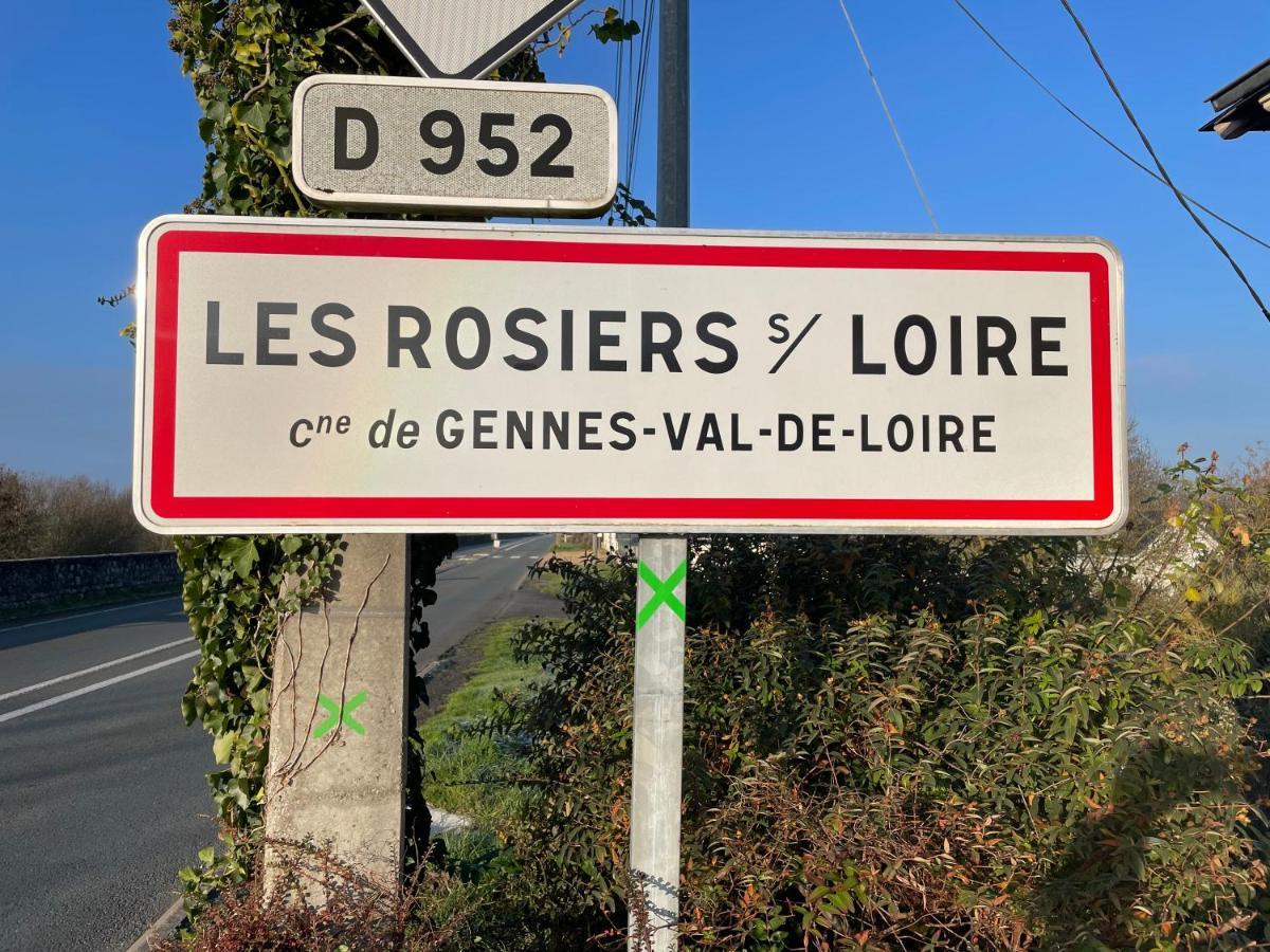 Logis Loire Hotel - Les Cocottes Restaurant Les Rosiers-sur-Loire ภายนอก รูปภาพ