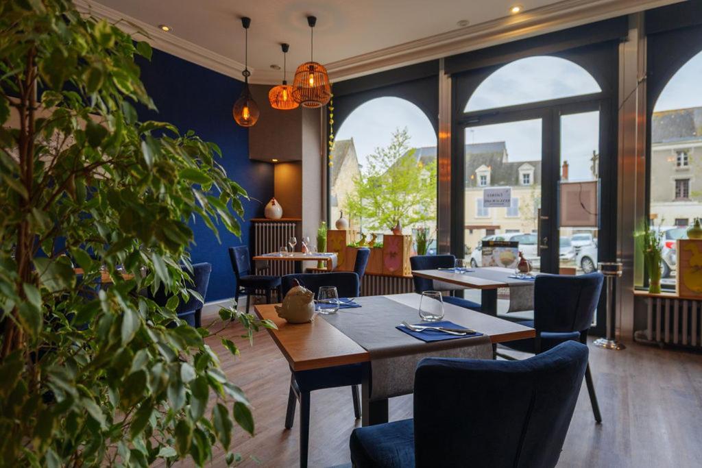 Logis Loire Hotel - Les Cocottes Restaurant Les Rosiers-sur-Loire ภายนอก รูปภาพ