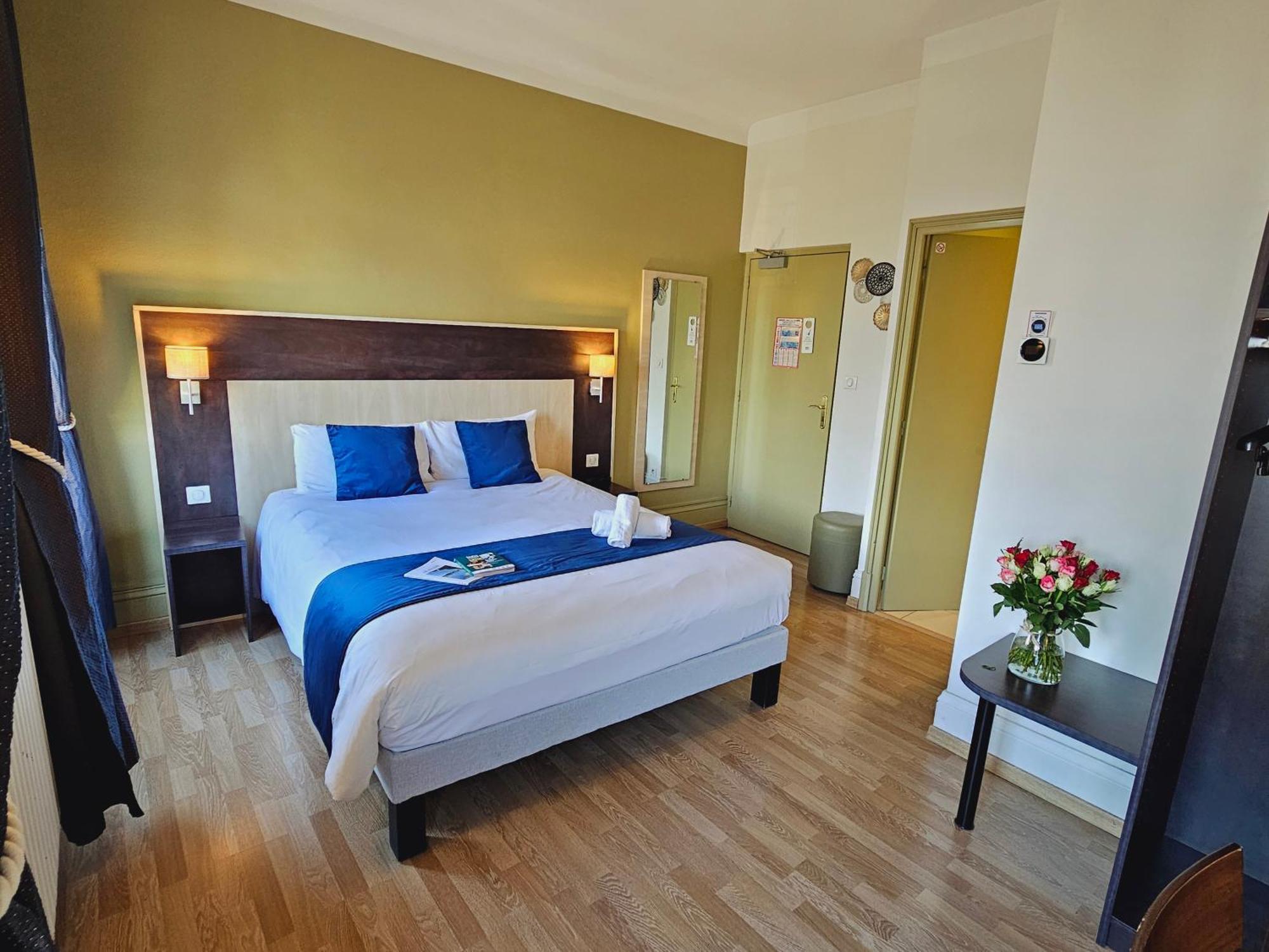Logis Loire Hotel - Les Cocottes Restaurant Les Rosiers-sur-Loire ห้อง รูปภาพ