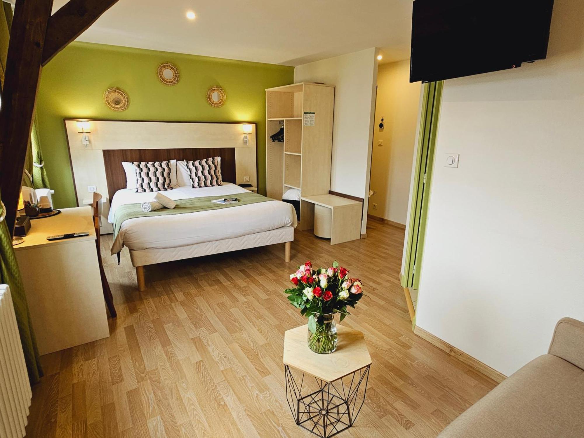Logis Loire Hotel - Les Cocottes Restaurant Les Rosiers-sur-Loire ภายนอก รูปภาพ
