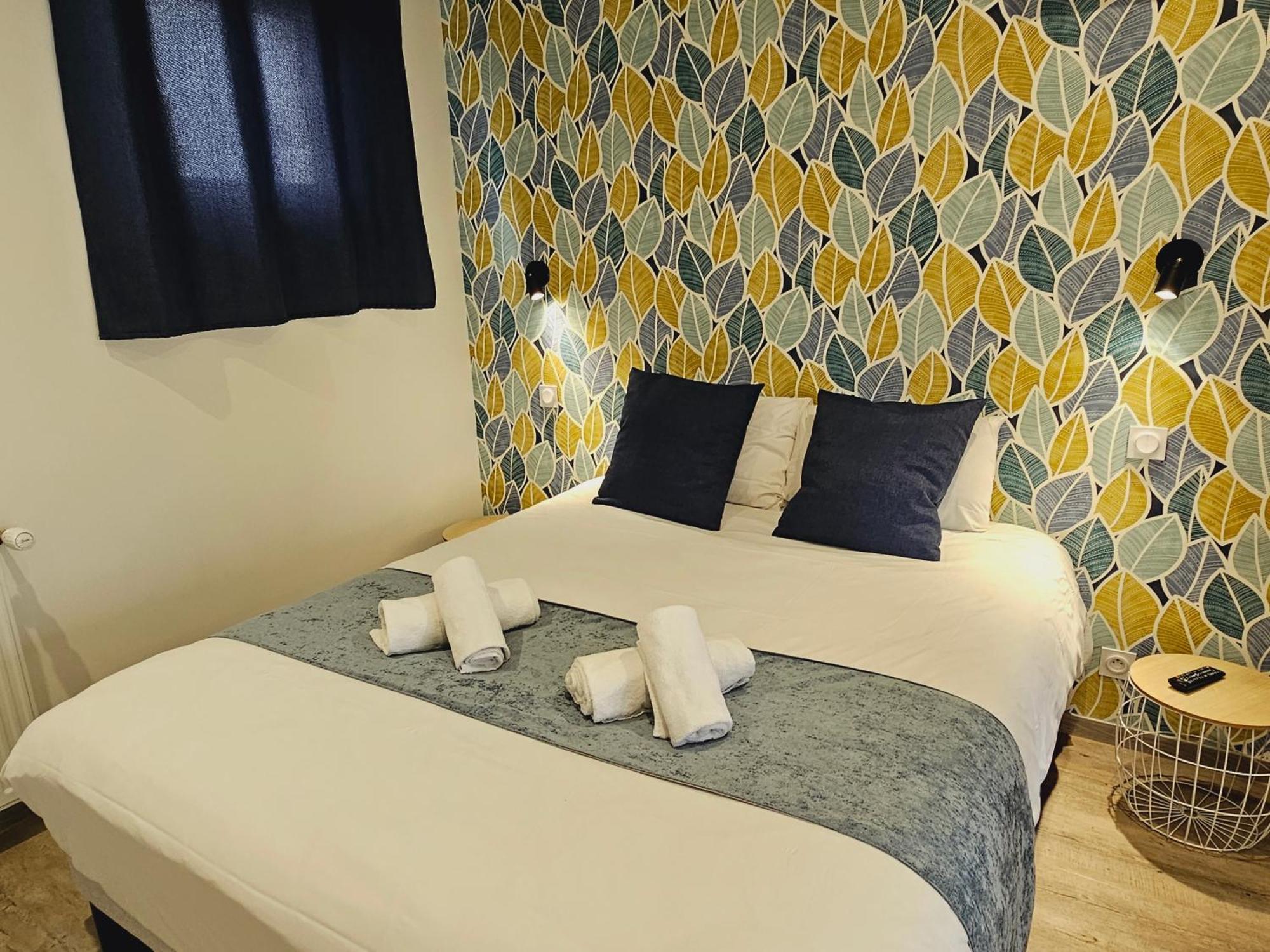 Logis Loire Hotel - Les Cocottes Restaurant Les Rosiers-sur-Loire ภายนอก รูปภาพ