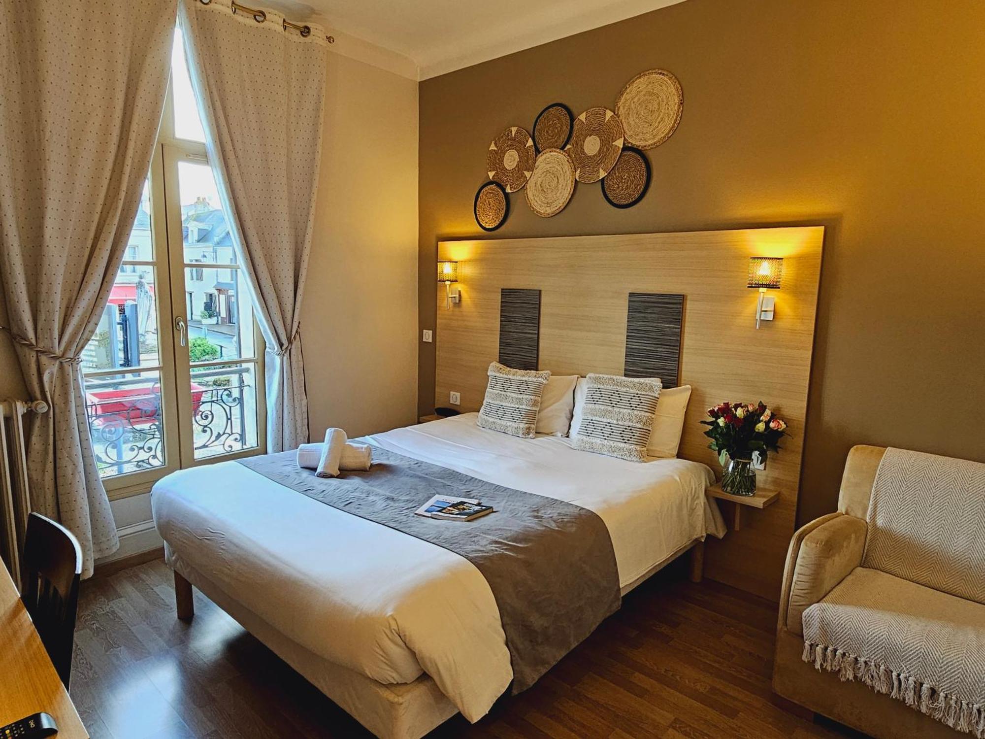 Logis Loire Hotel - Les Cocottes Restaurant Les Rosiers-sur-Loire ภายนอก รูปภาพ